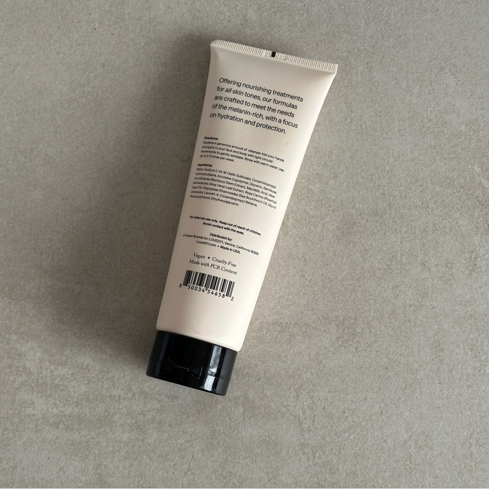 LOVED01 Exfoliating Cleanser – Gentle Cleanser with Rosehip and Bamboo - Picture 2 of 2
